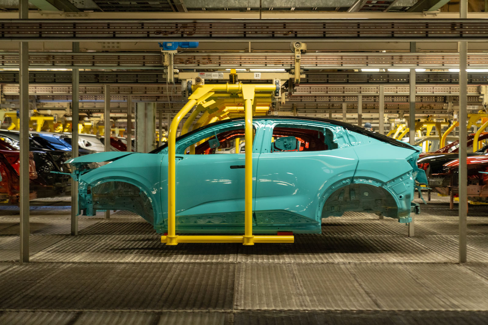 Nissan Leaf uretim hatti