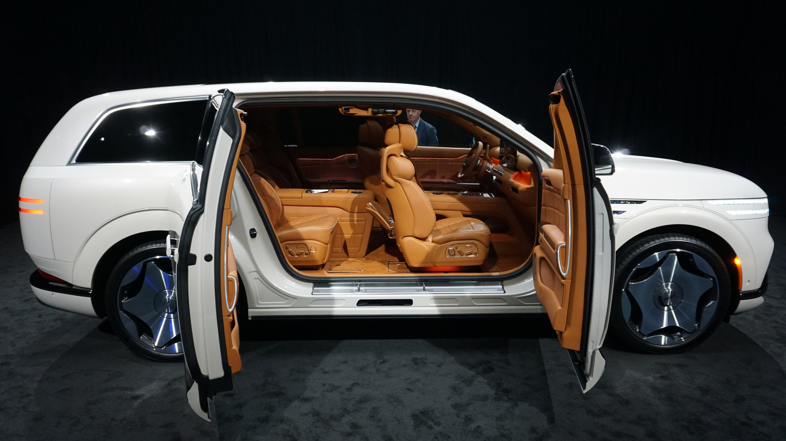 Genesis GV90 coach doors