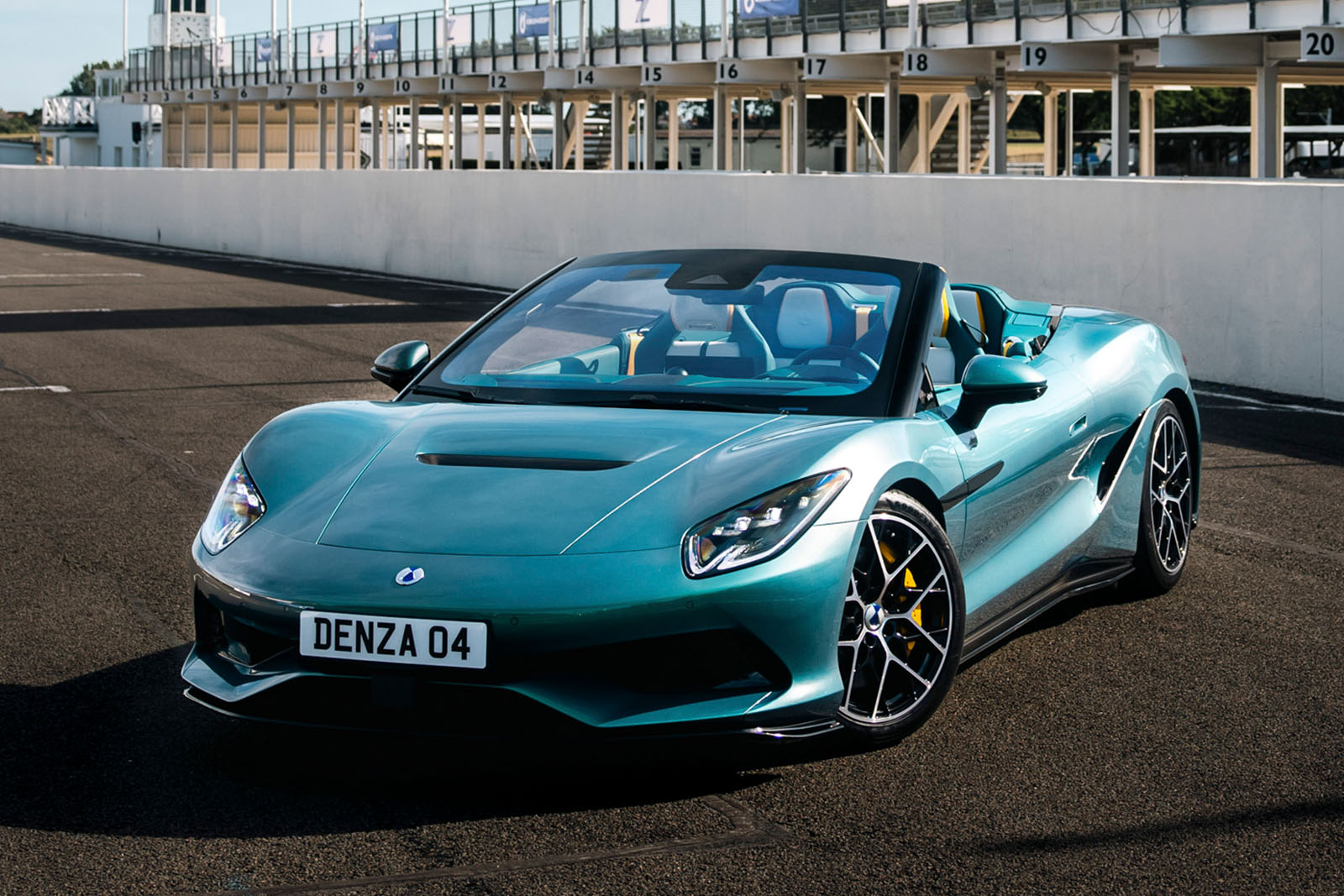 Denza Z Unleashes 1,584 bhp Electric Hypercar